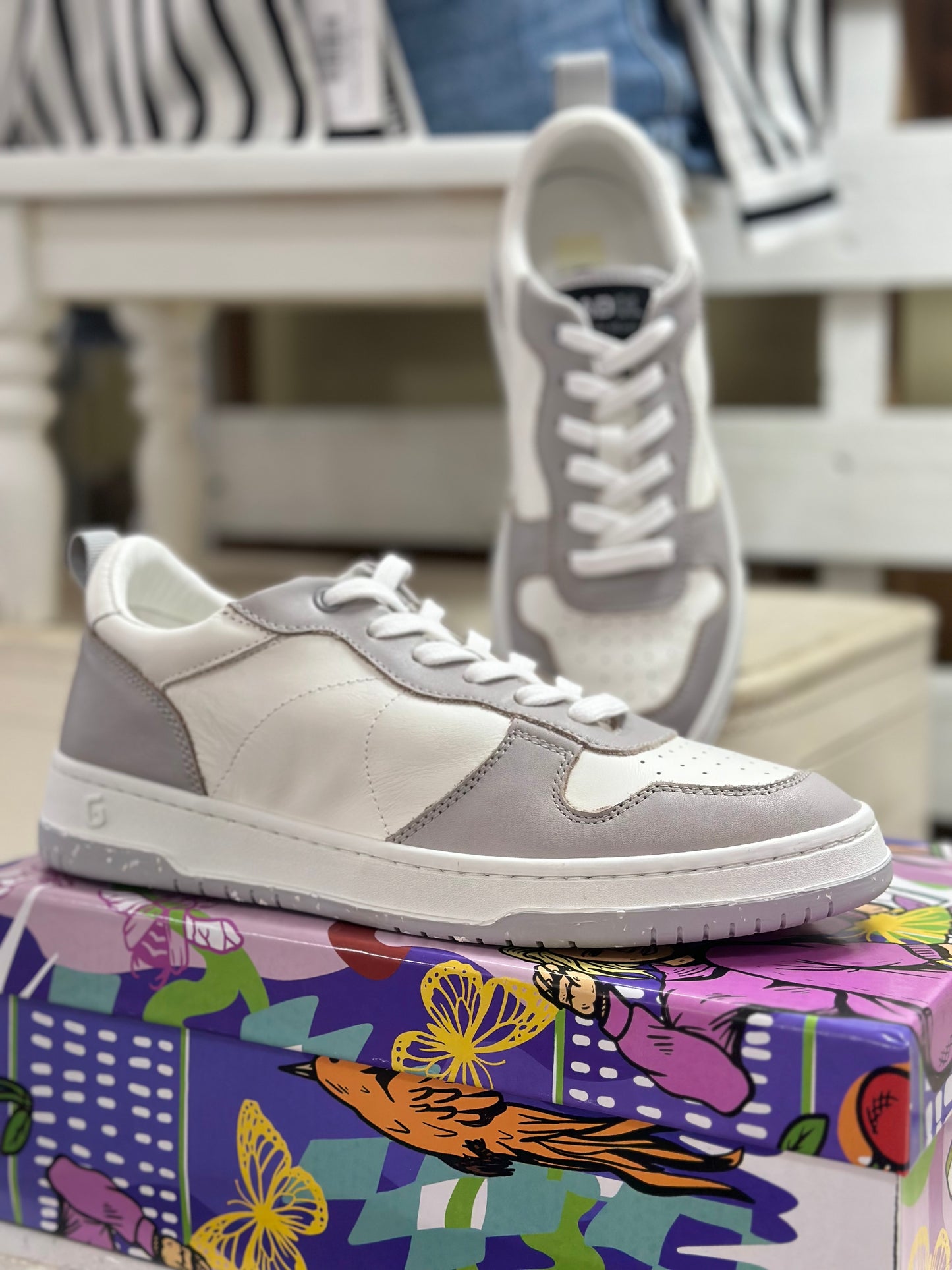 Vintage Havana Carrie sneakers in white/gray