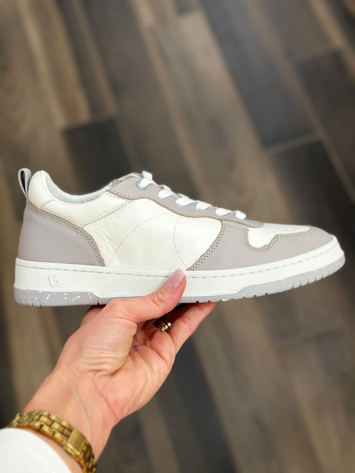 Vintage Havana Carrie sneakers in white/gray