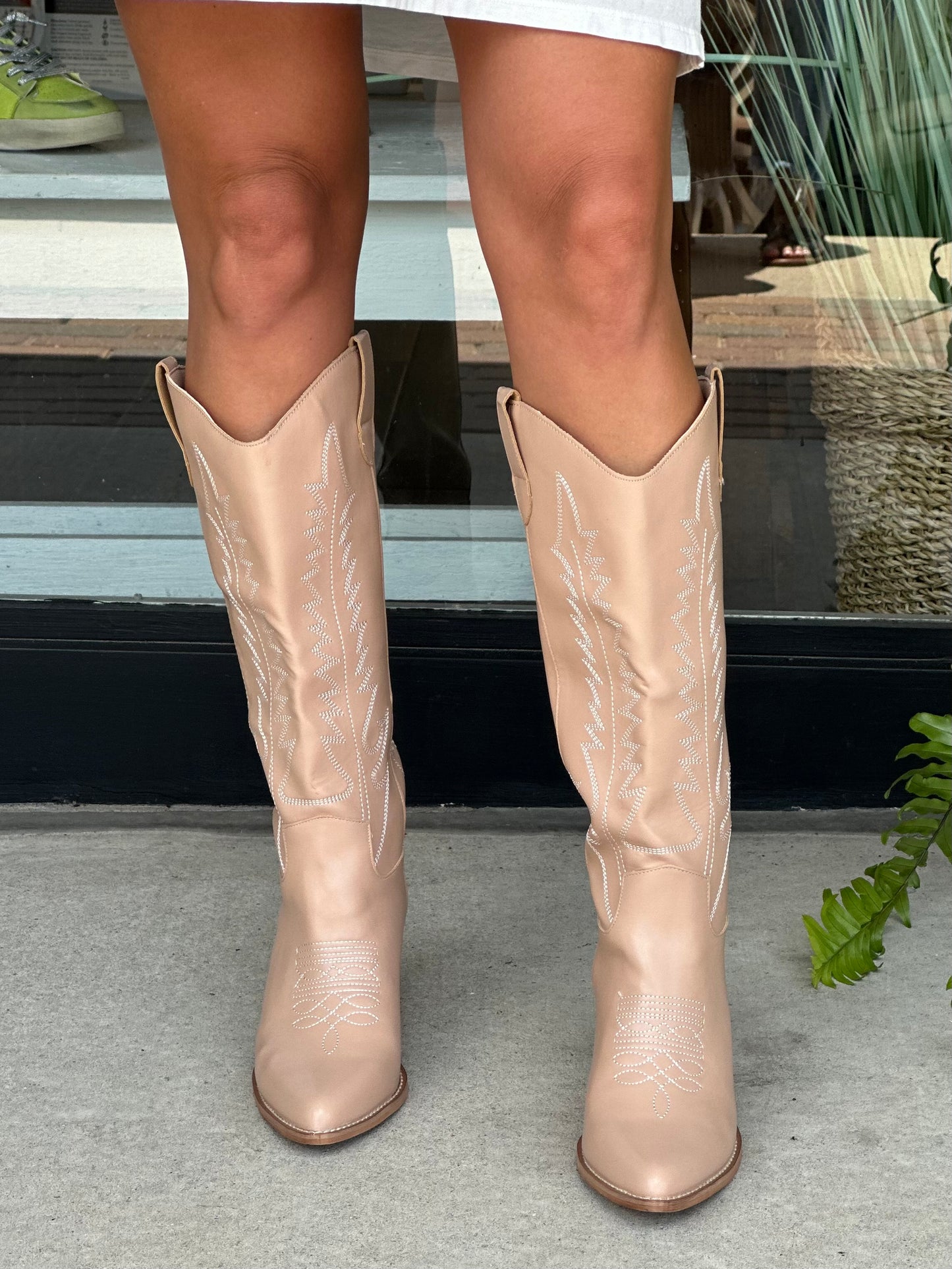 Izabella Boot in Nude