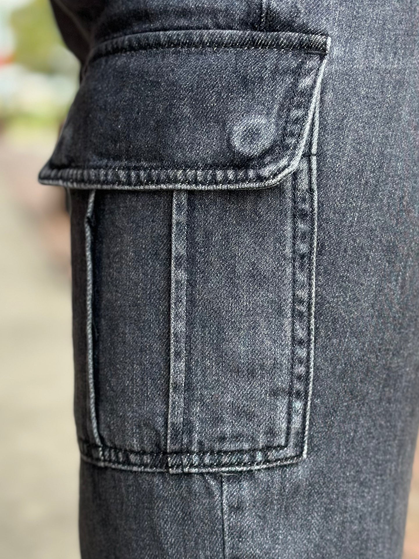 Hidden Tracey Cargo Jean in charcoal