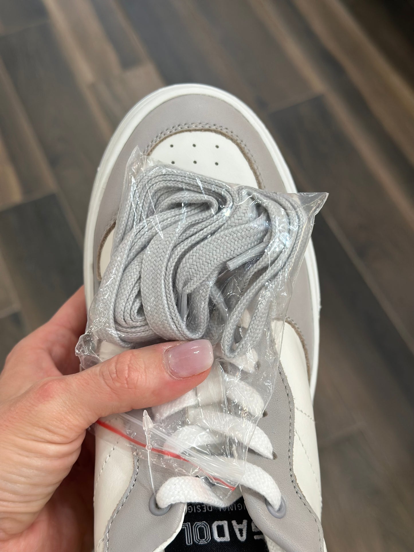 Vintage Havana Carrie sneakers in white/gray
