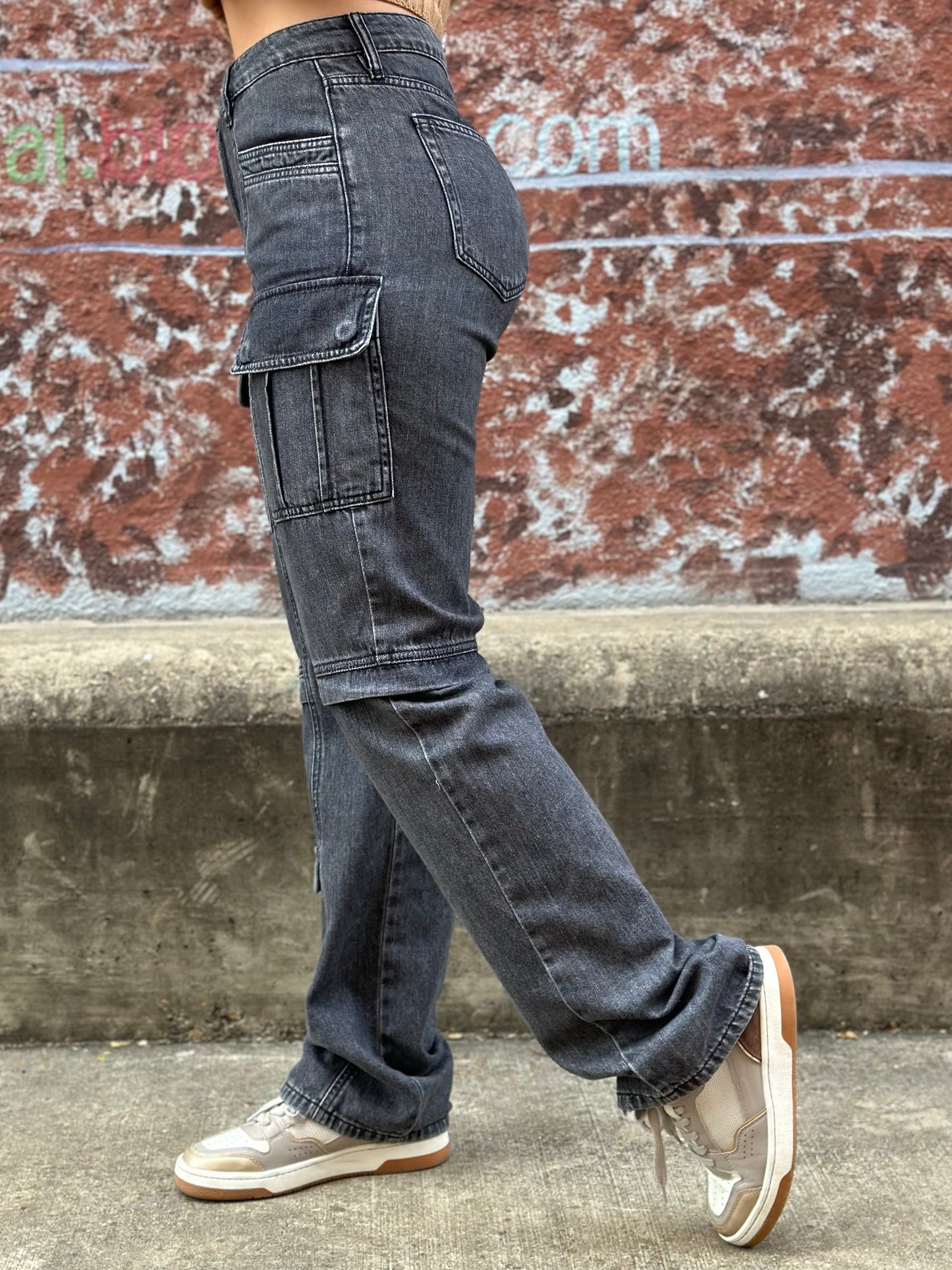Hidden Tracey Cargo Jean in charcoal