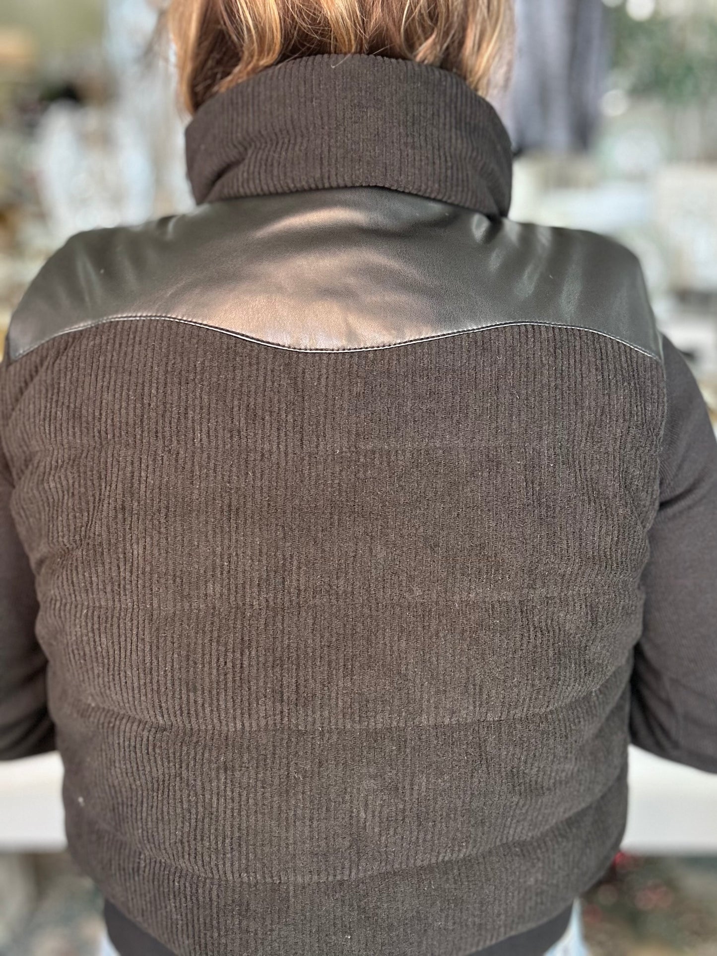 Girl On The Go Corduroy Cropped Vest in black