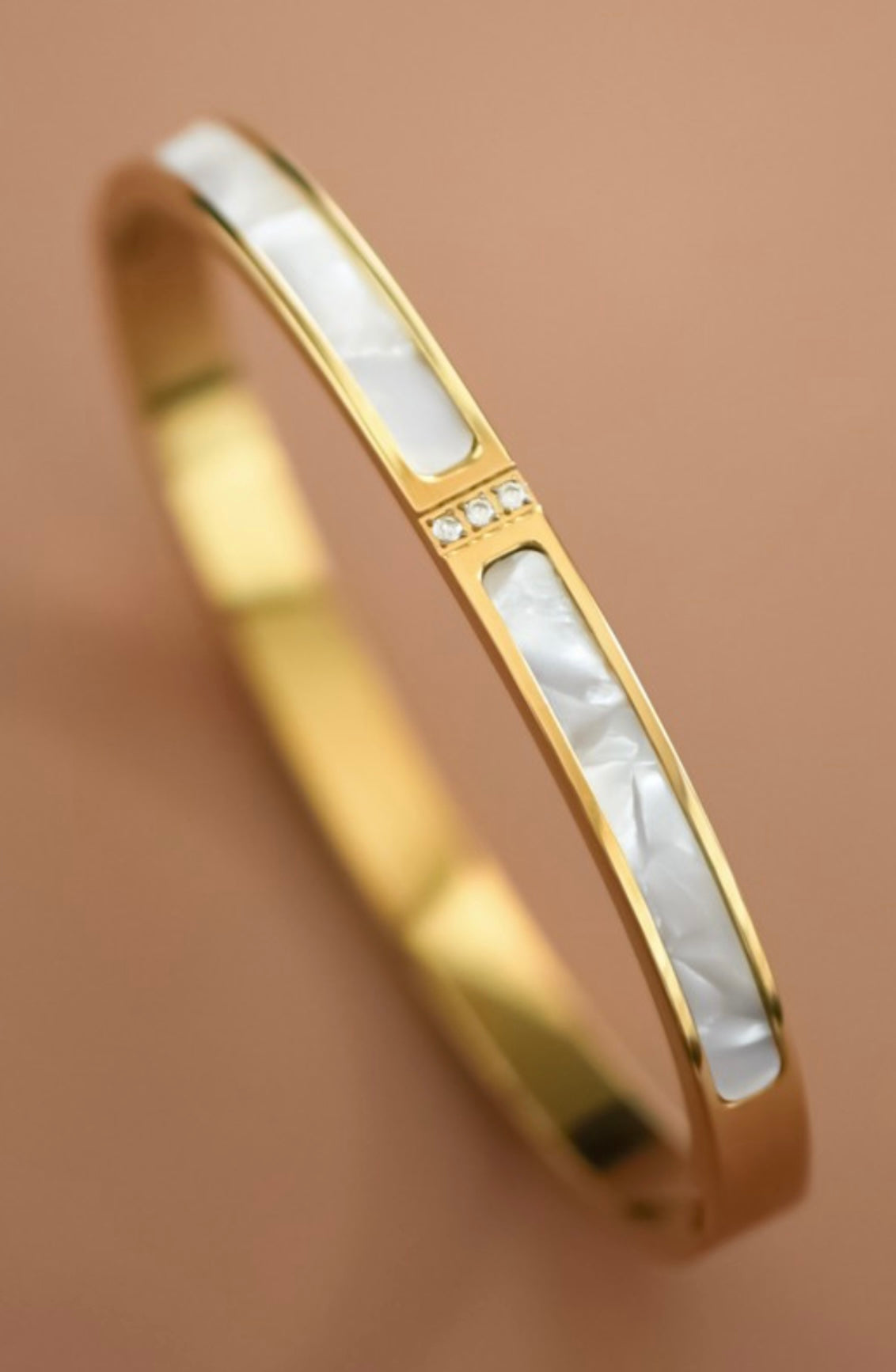 Pearl/Gold Bangle Bracelet