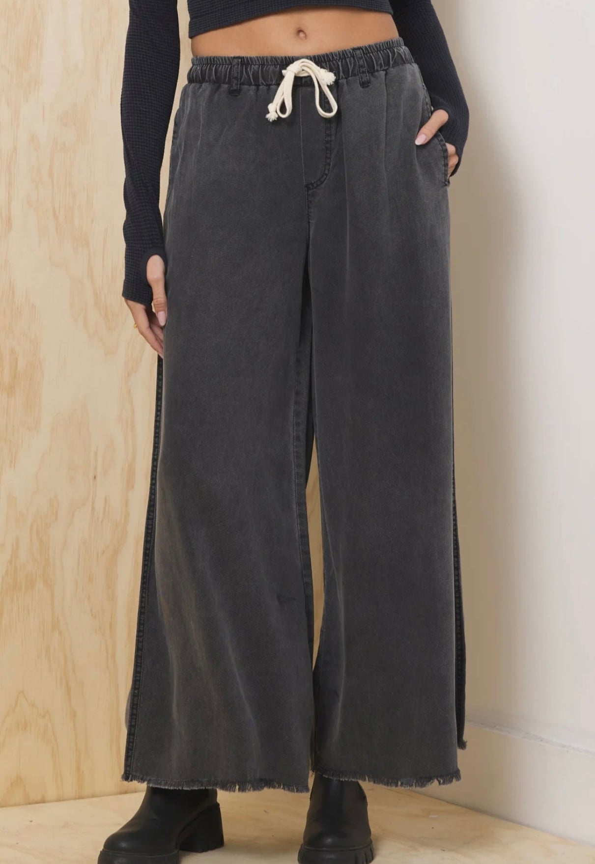 Vintage Havana Drawstring Pant in Charcoal