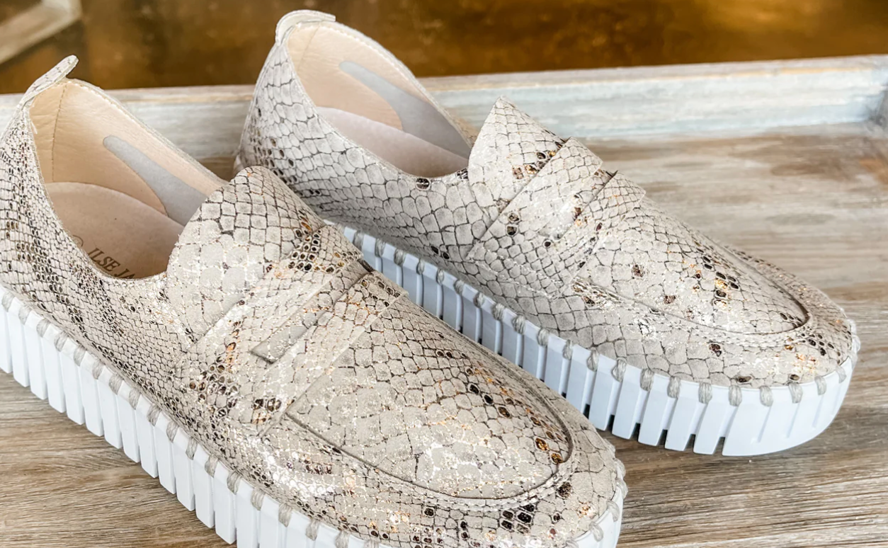 Ilse Jacobsen Slip On Sneaker in Wheat