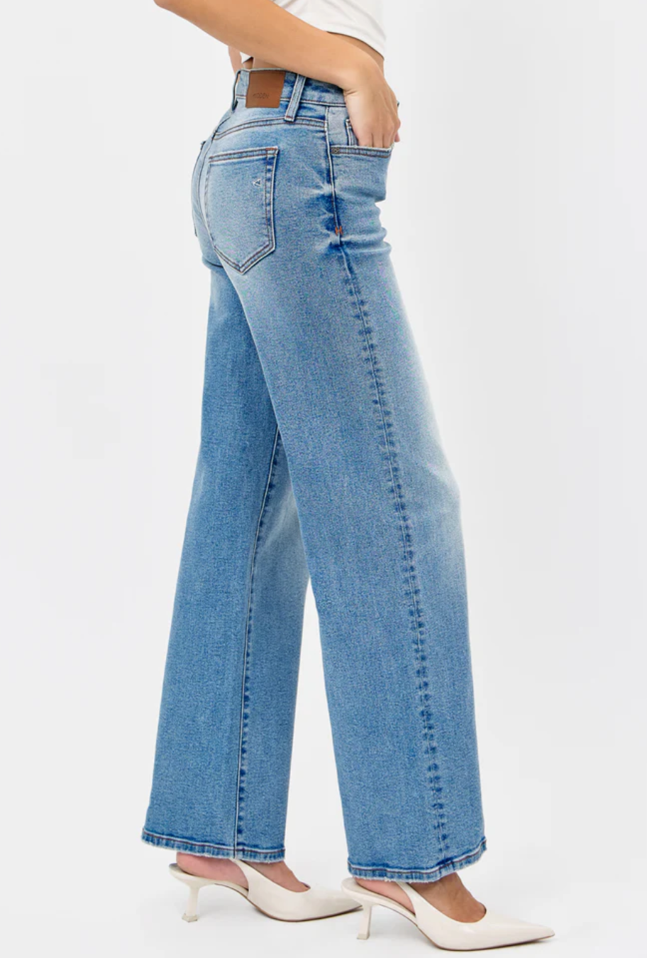Hidden Logan Lynn Curved Seam Jean