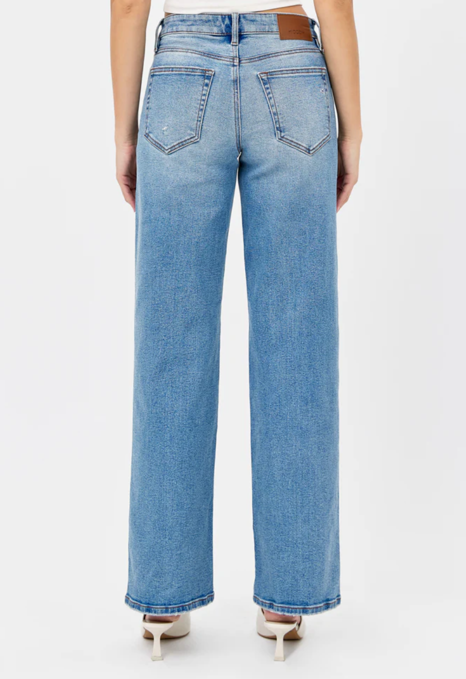 Hidden Logan Lynn Curved Seam Jean