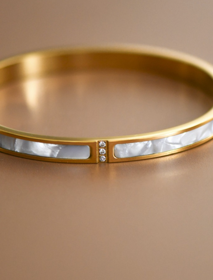 Pearl/Gold Bangle Bracelet