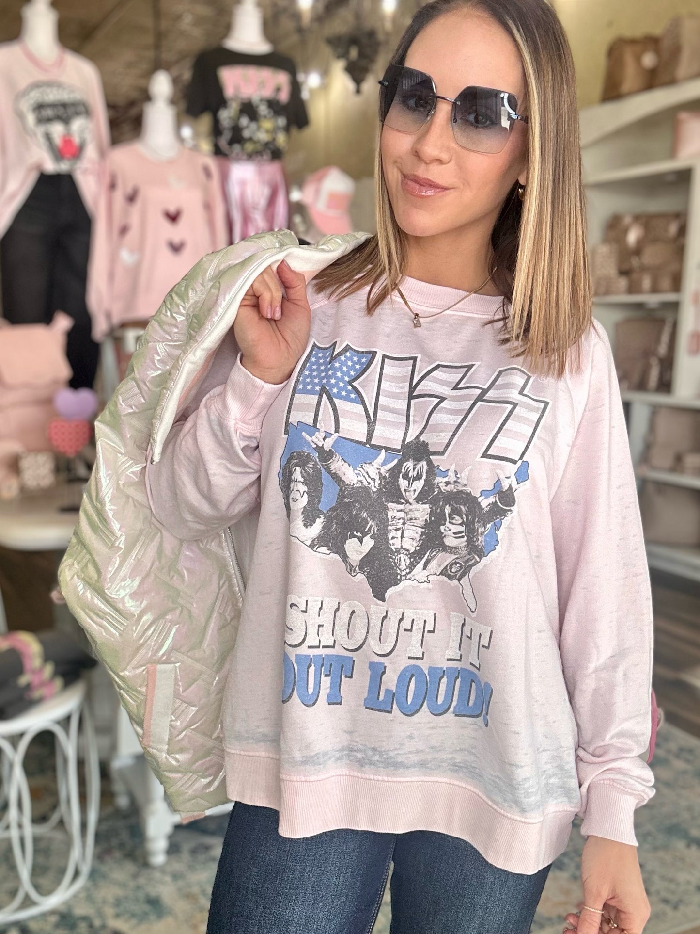Kiss Shout It Out Loud Sweatshirt in Pale Pink