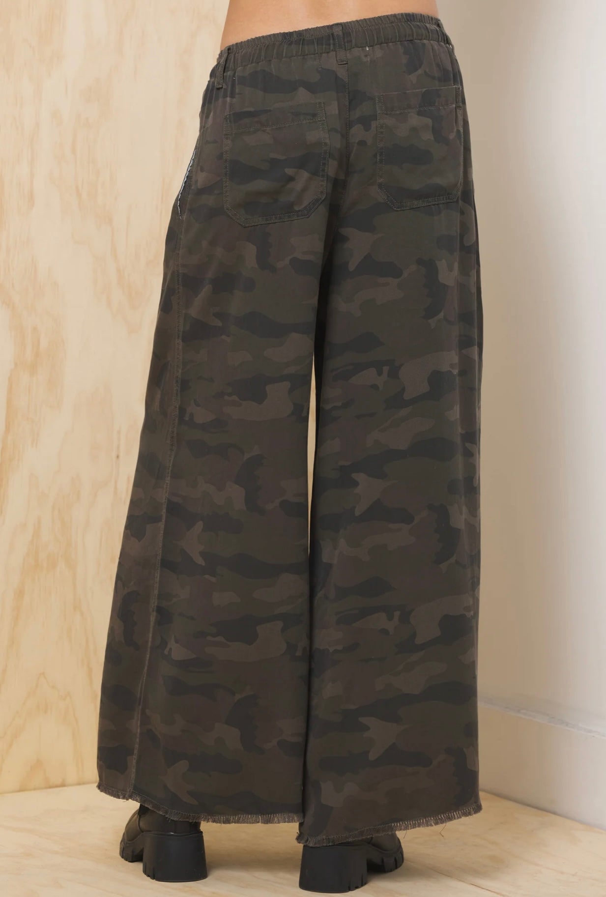 NEW! Vintage Havana Drawstring Pant in Camo
