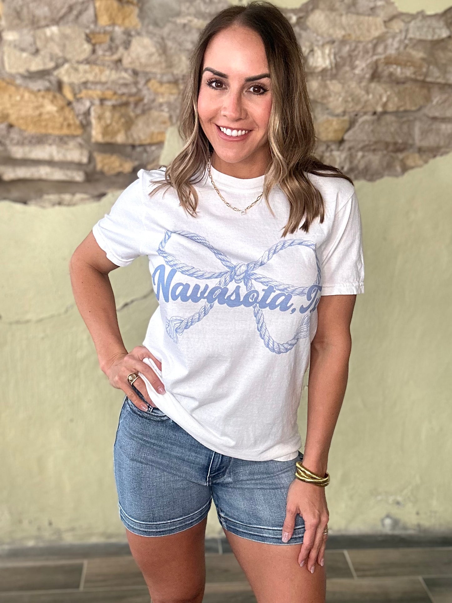Navasota, Tx Rope Bow Tee in white extended