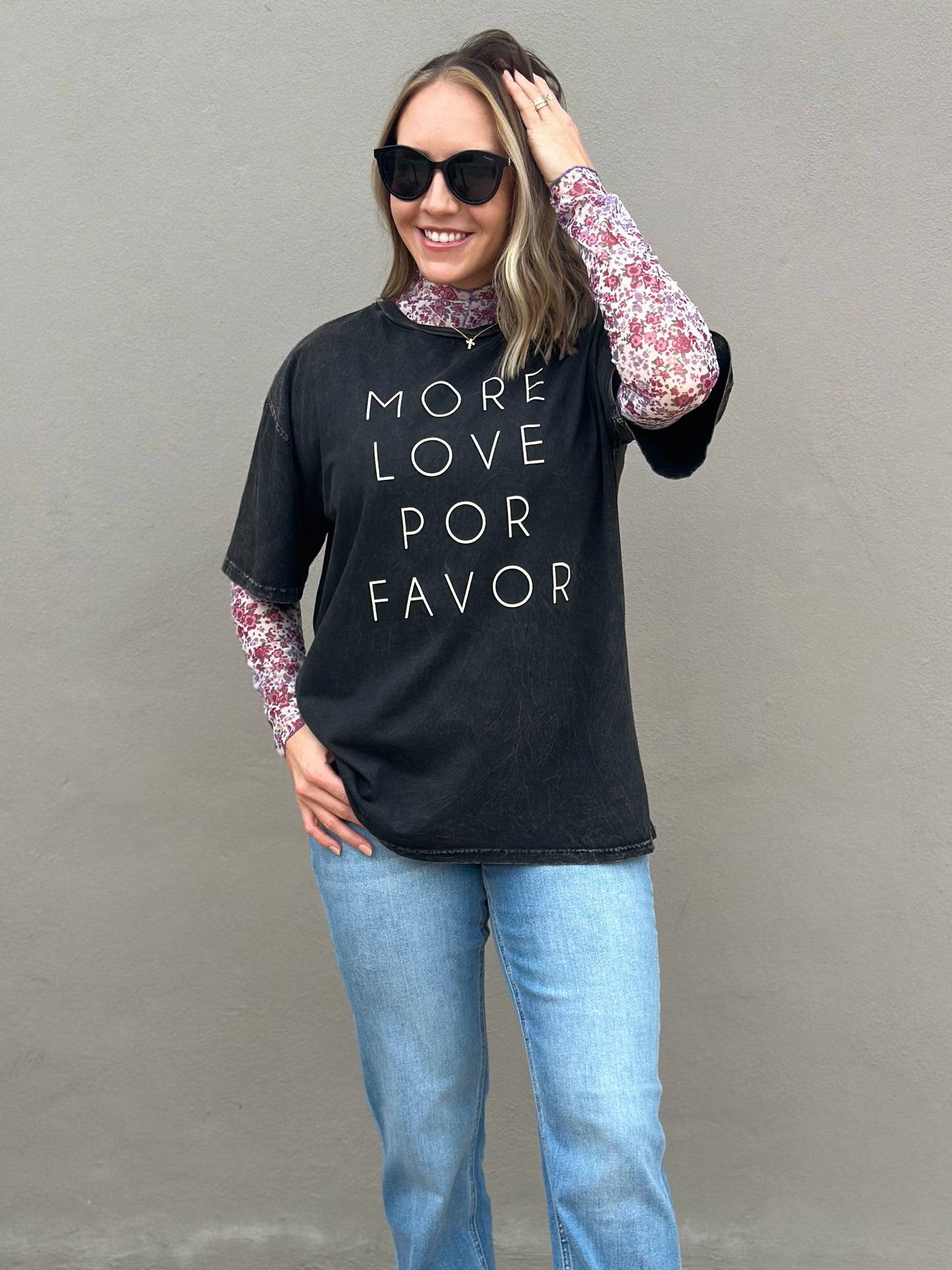 NEW! MORE LOVE POR FAVOR tee in mineral black