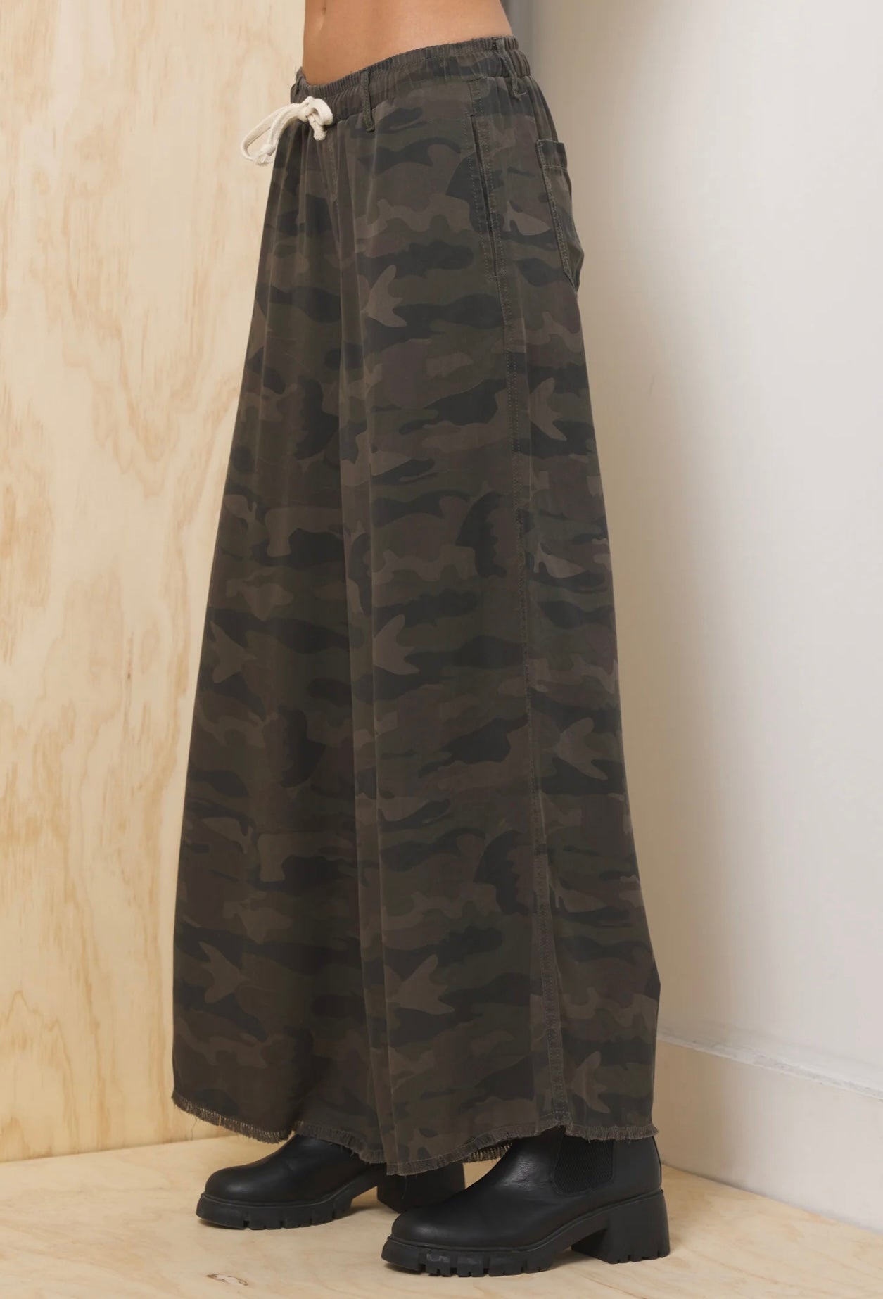 NEW! Vintage Havana Drawstring Pant in Camo