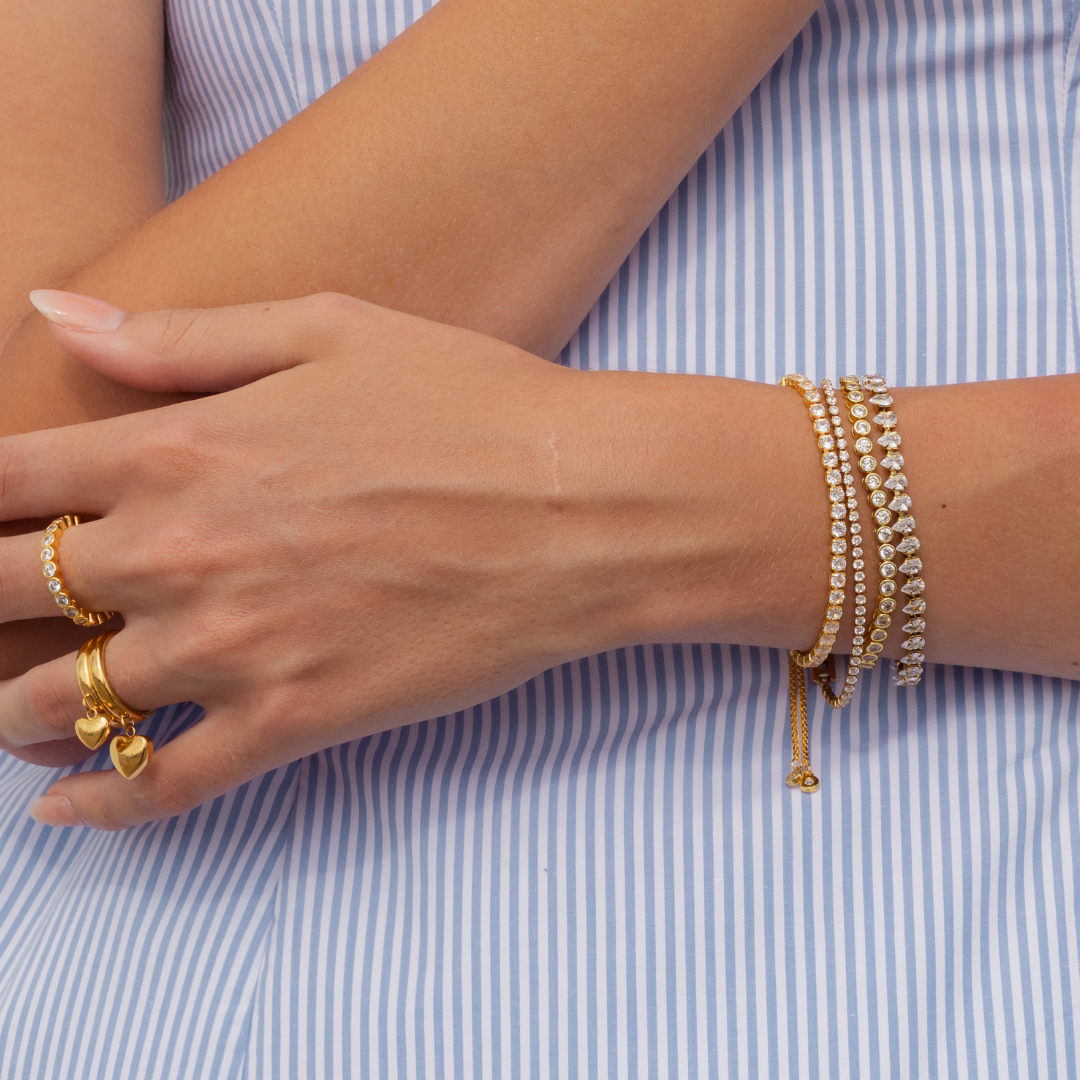 Brenda Grands 18K Gold Round Brilliant Tennis Bracelet in Silver