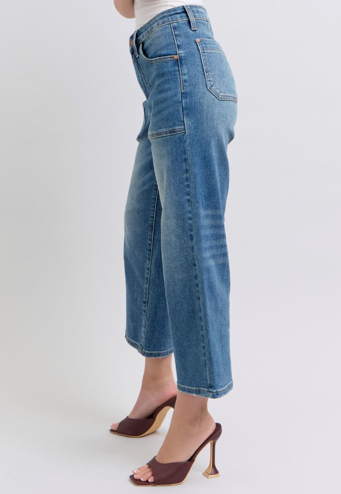 Judy Blue Utility Pocket Crop Jean