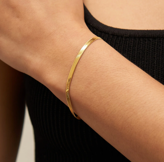 Brenda Grands Dainty Herringbone Bracelet