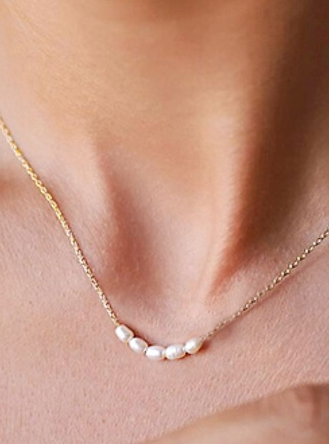 Dainty Pearl Necklace
