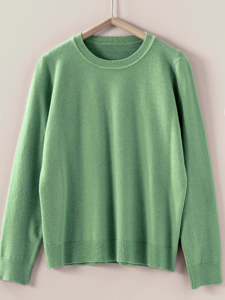 Everyday Soft Pullover Top in Green