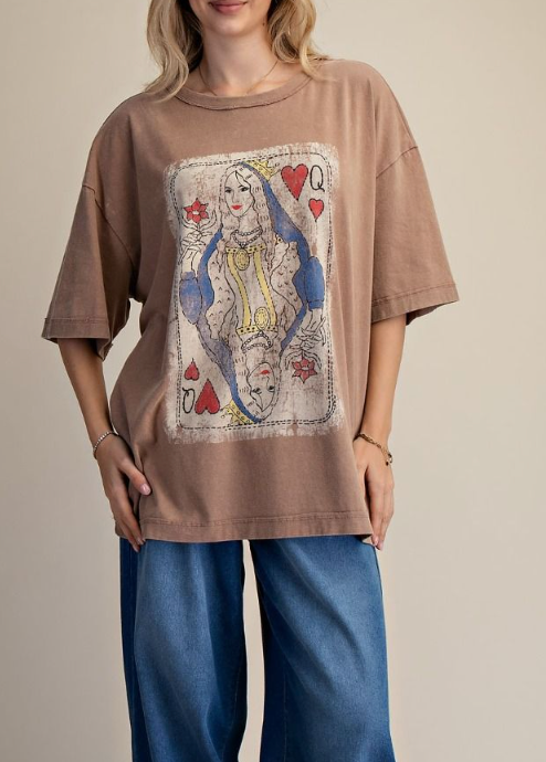 Queen of Hearts Tee
