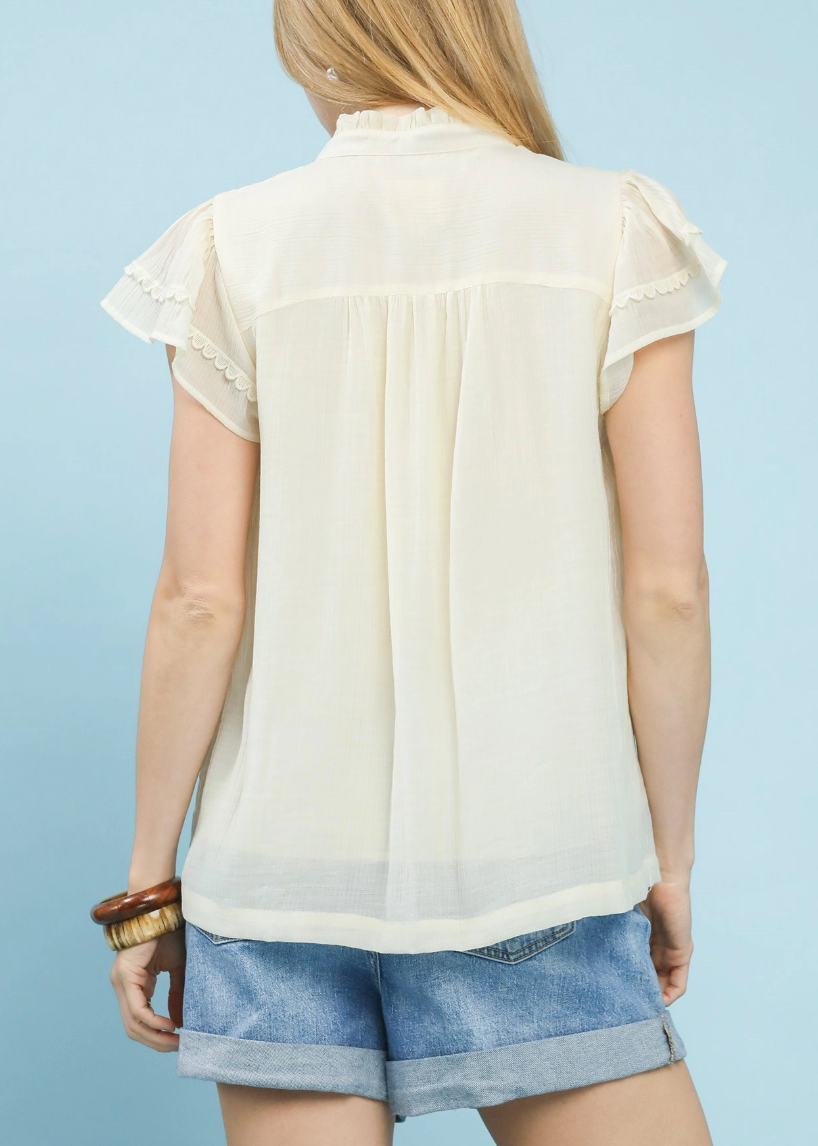 Sugar Scalloped Trim Top in Cream