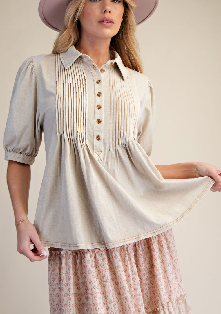 Storybook Charm Top in Stone