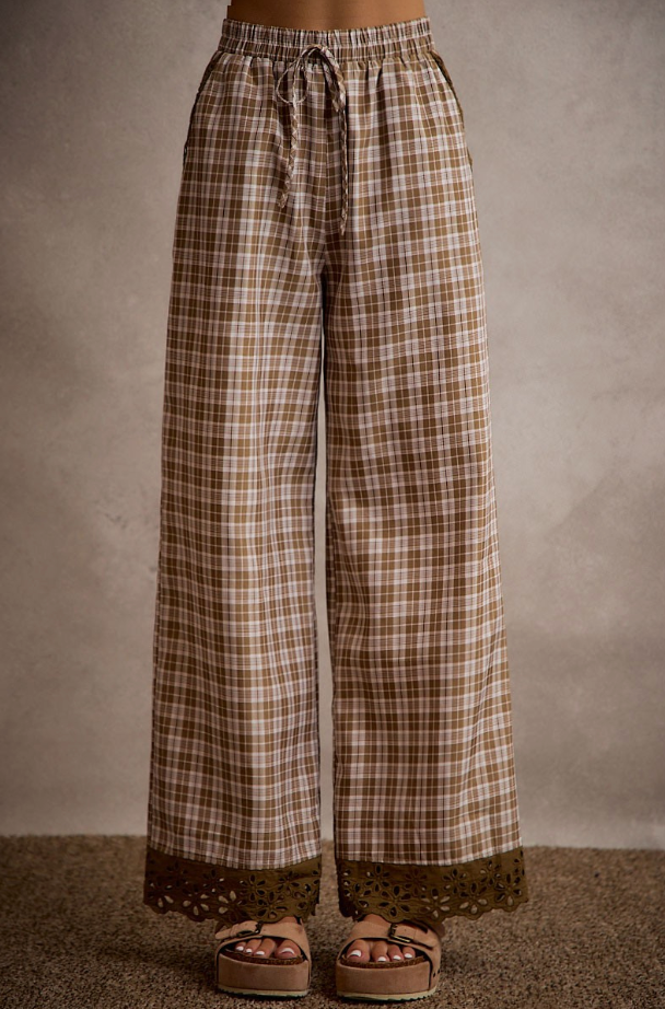 Delicately Plaid Pants with Lace Accent