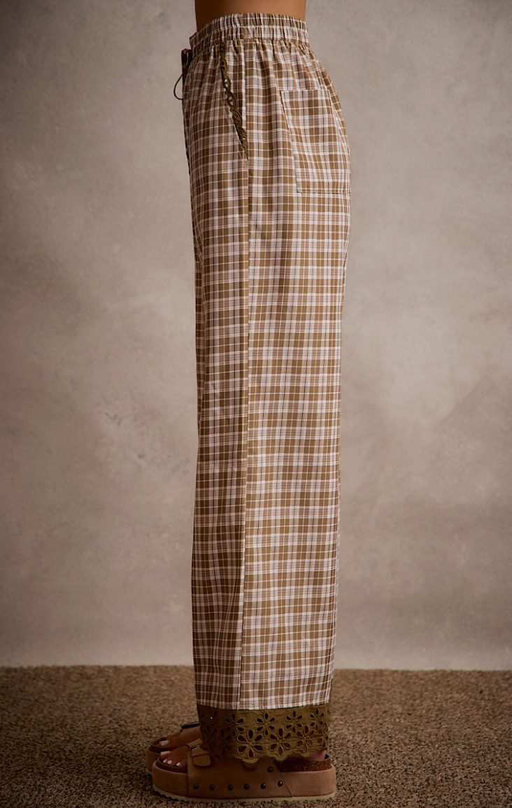 Delicately Plaid Pants with Lace Accent