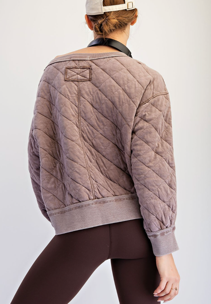 Quilted Comfort Pullover Top in Mocha