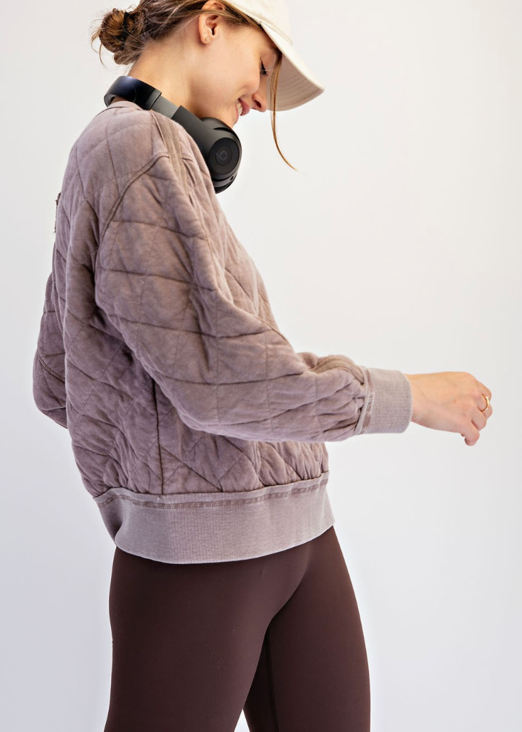 Quilted Comfort Pullover Top in Mocha